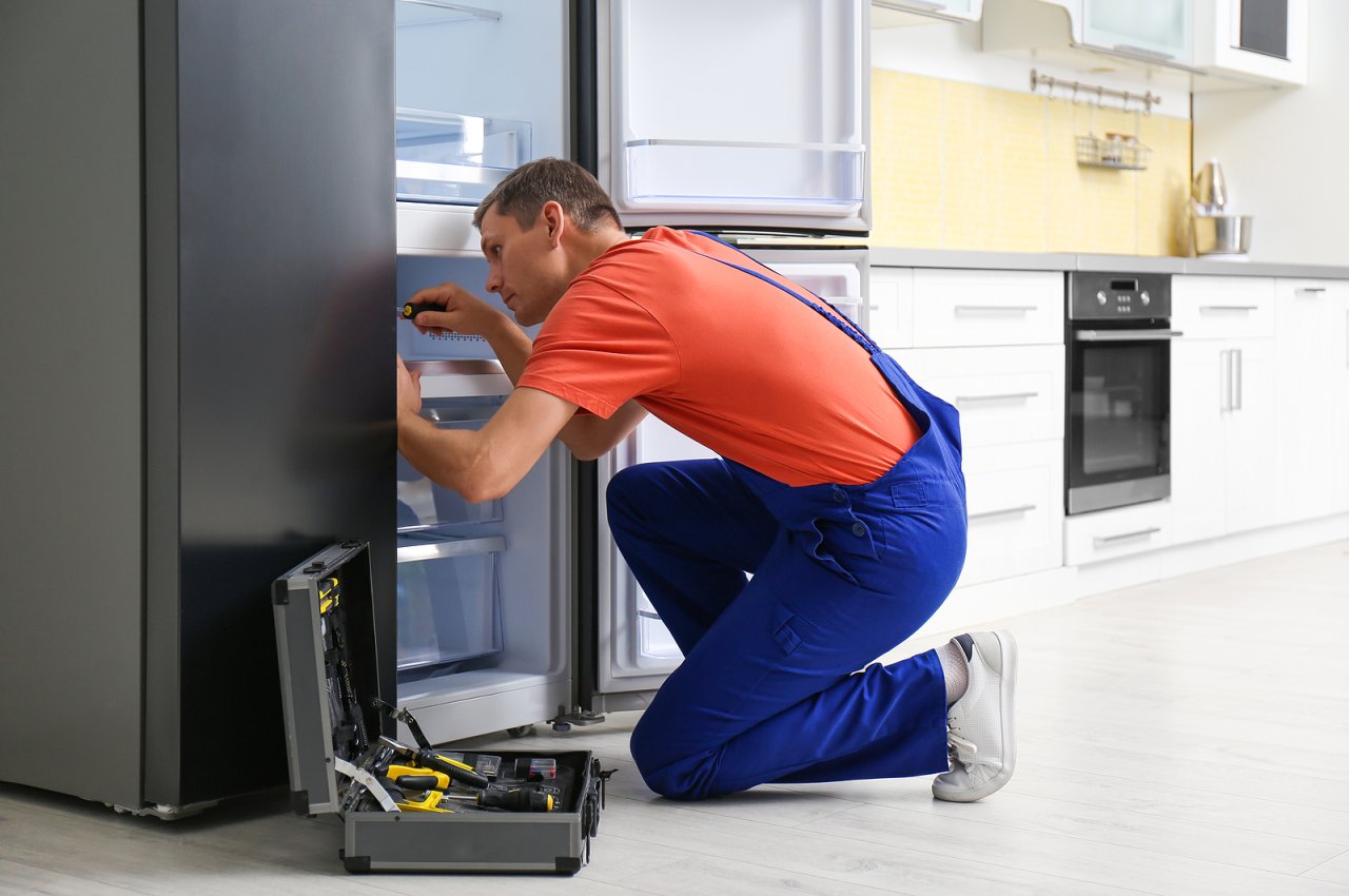 Refrigerator Maintenance in Dubai 