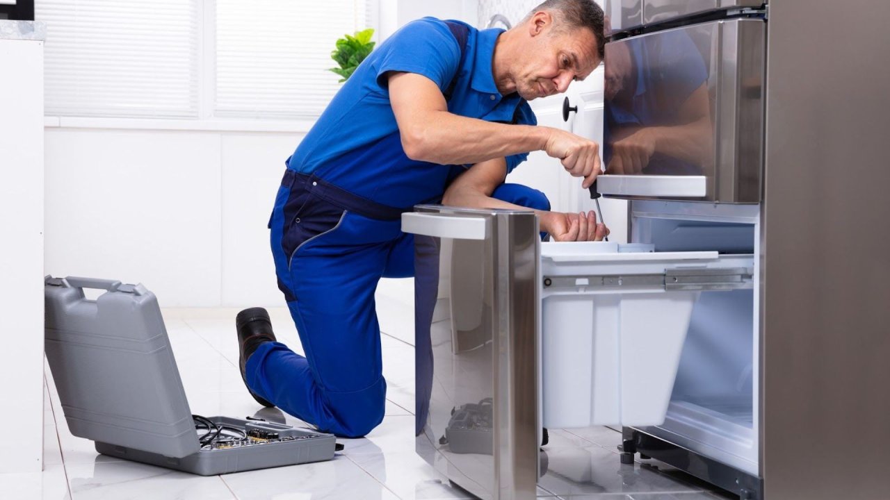 The Best Way to Handle a Malfunctioning Freezer