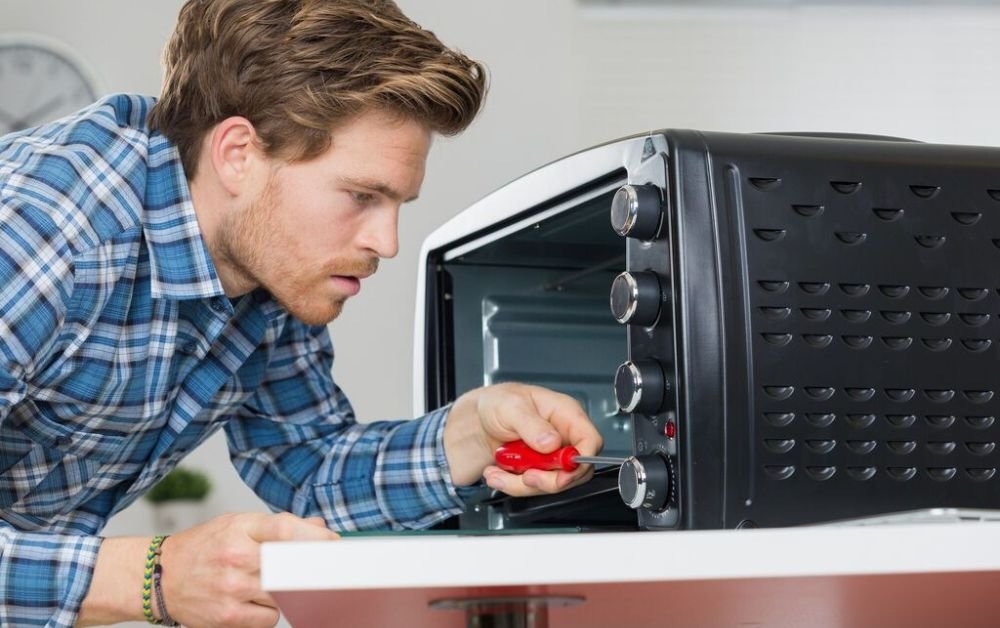 What Are the Signs That Your Microwave Needs Repair in Dubai?